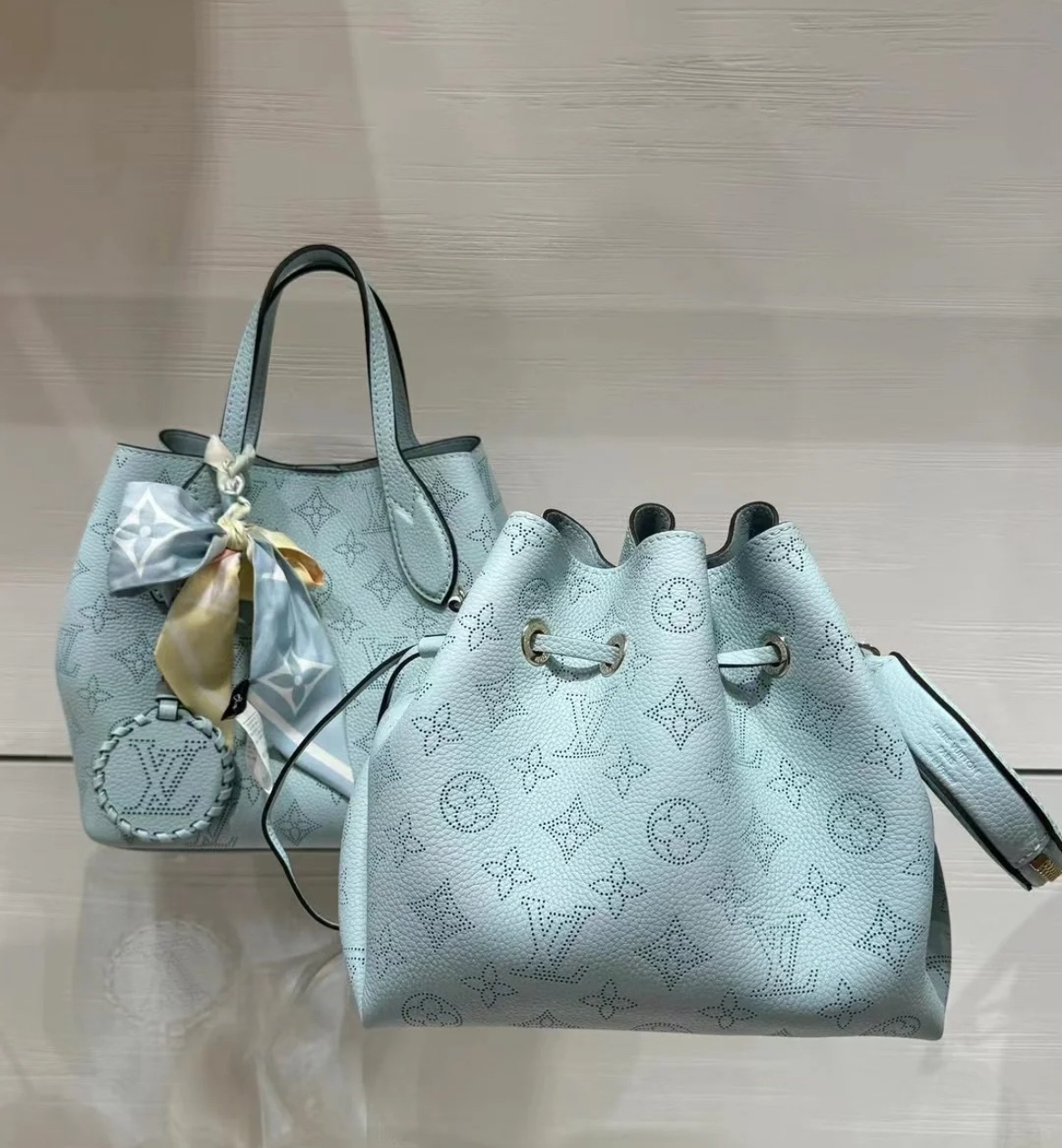 Louis Vuitton Shopping Bags